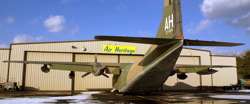 C123K-Hangar
