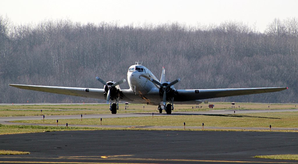 Air Heritage C-47 Landing